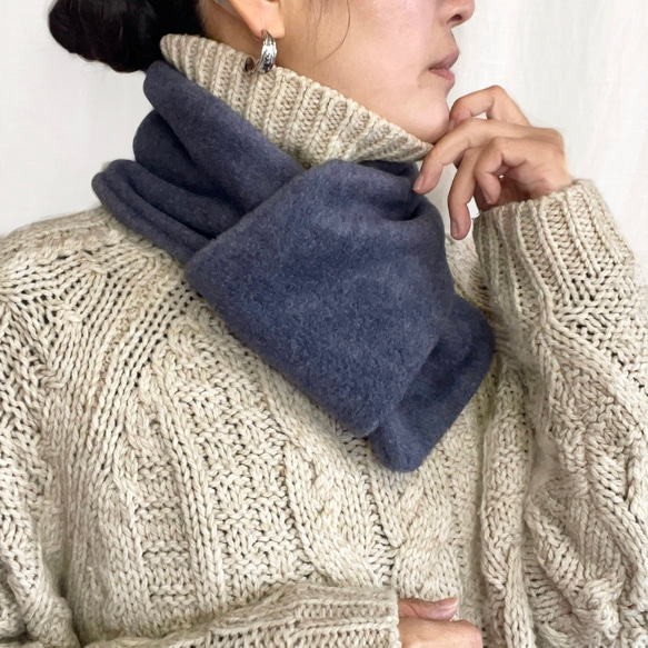 【新色】「シンプルが良い。」大人の上質&暖かフリース コンパクトマフラー(NAVY) 1枚目の画像