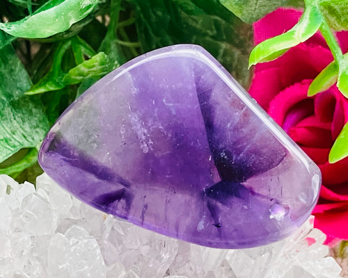 トラピッチェ アメジスト✨　紫水晶　穴あき　パーツ　原石 トラピッチェ アメジスト 紫水晶 穴あき パーツ 原石 天然石 東洋