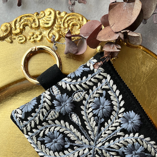 特集掲載】（再販）インド刺繍リボンの大人ブラックポーチ ポーチ
