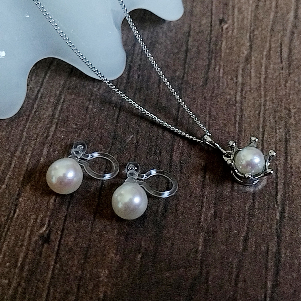 【Creema限定】【日本産あこや真珠】樹脂ノンホールピアス＆ミルククラウンのシルバーネックレスセット　【送料無料】