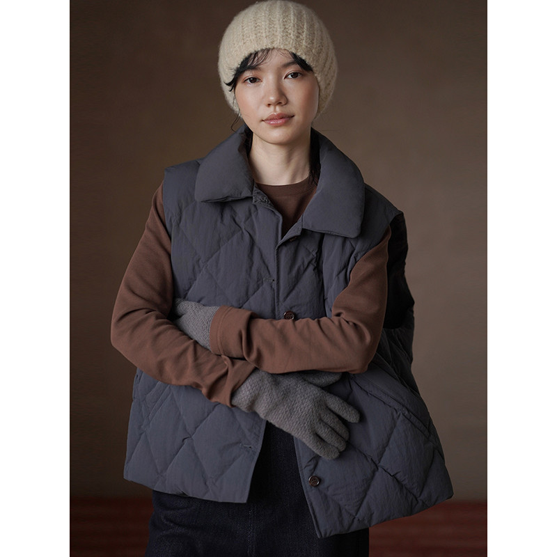 重ね着の定番 ベスト　レトロ加工の綿入れキルトベスト #878