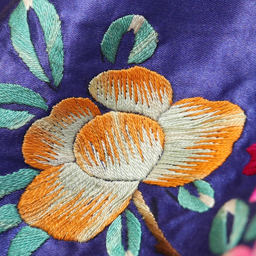 漢繡 牡丹と蝶 手刺繍 古布 アンティーク 中国伝統工芸 花文様 一点物