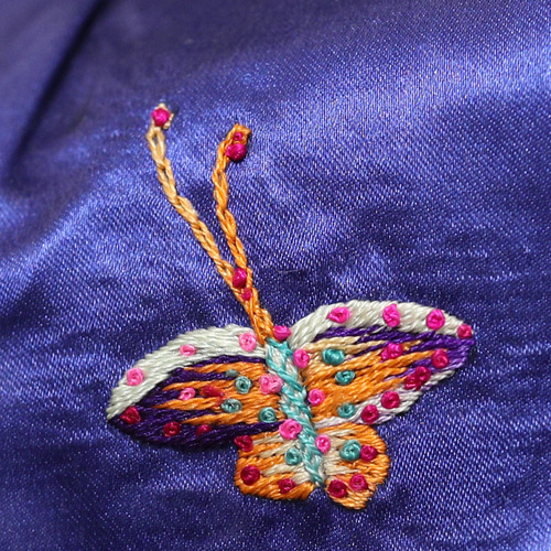 漢繡 牡丹と蝶 手刺繍 古布 アンティーク 中国伝統工芸 花文様 一点物