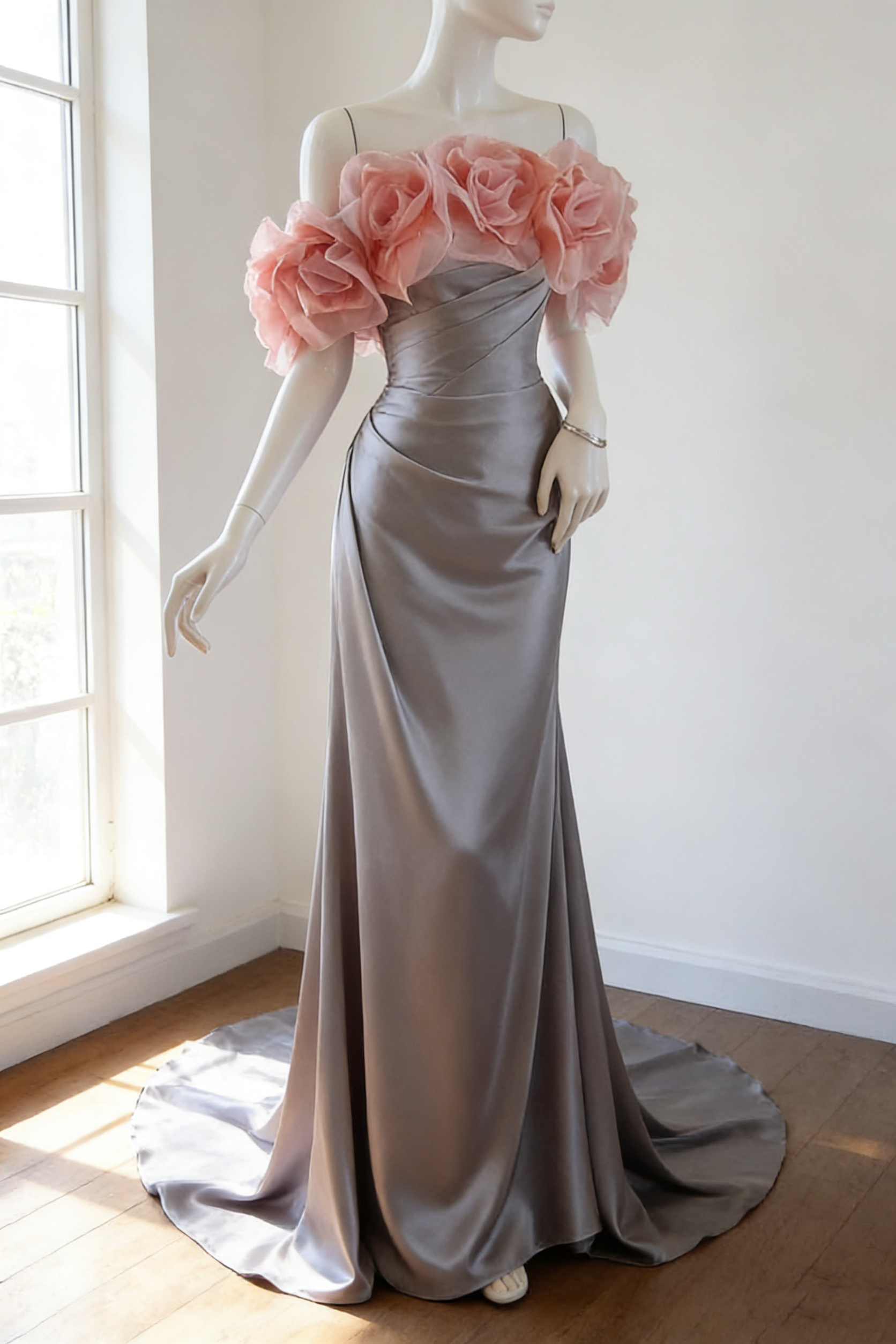 カラードレス  グレー   マーメイドライン  華やかなトレーン   細見えシルエット  フリルオフショルダー   花嫁