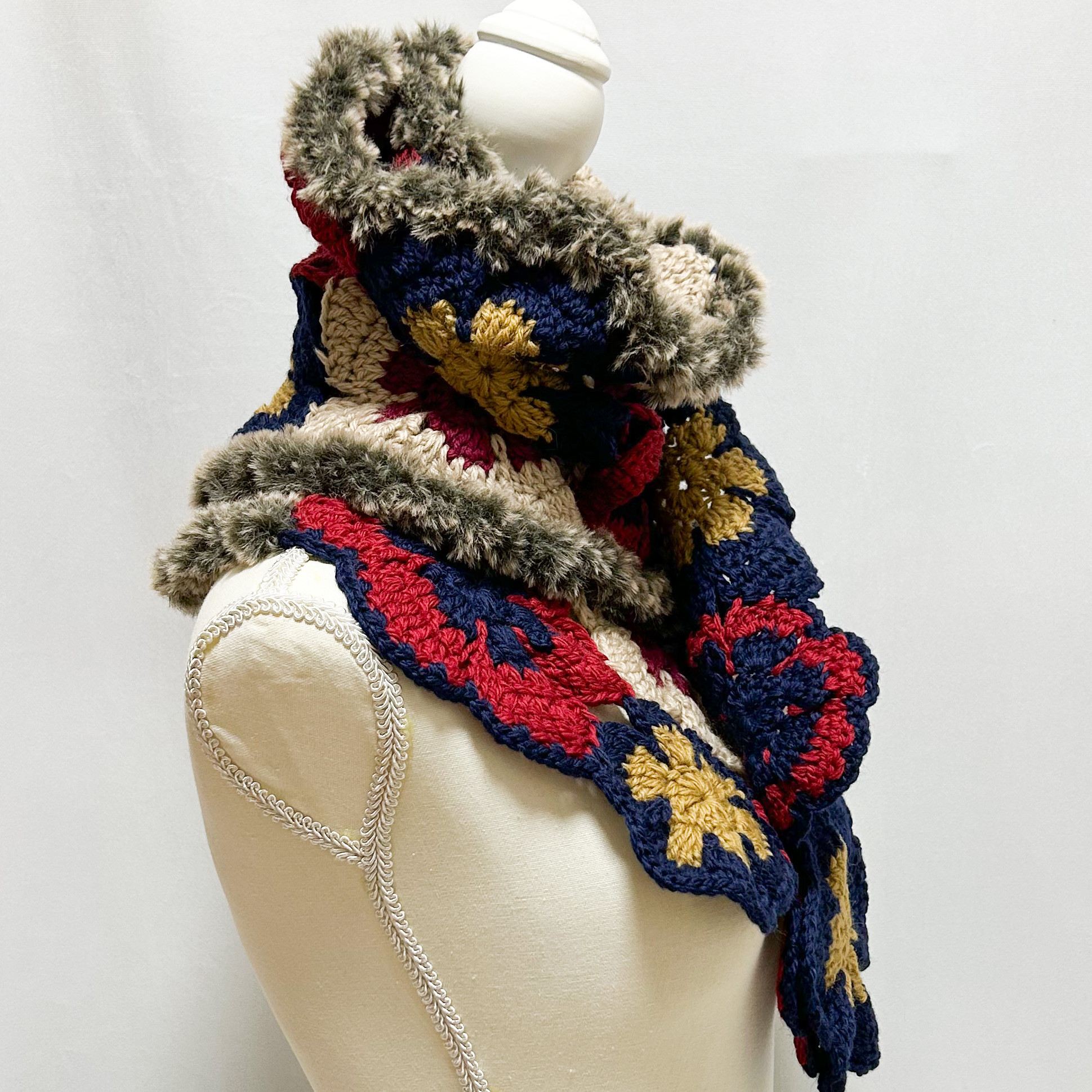 Bloom Knit 大輪フラワーモチーフマフラー［Retro Rouge／レトロルージュ］手編み　マフラー　一点物｜詳細画像