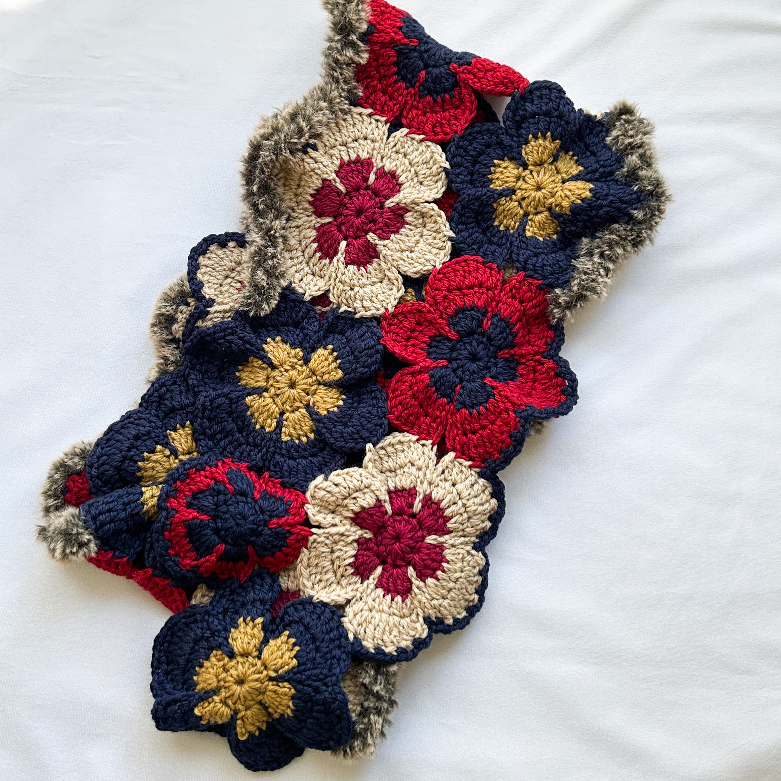 Bloom Knit 大輪フラワーモチーフマフラー［Retro Rouge／レトロルージュ］手編み　マフラー　一点物｜詳細画像