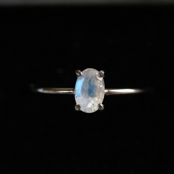 （獨一無二，925銀）寶石級刻面彩虹月光石銀戒指（6 x 4 毫米，13 號） 第3張的照片