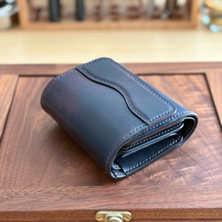 ミドルウォレット　ベルギー産　ルガト　ハンドメイド【訳あり】 ラウンドファスナーミドルウォレット ルガトショルダーワイン 長財布