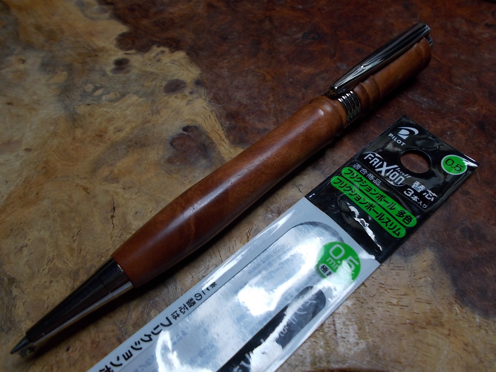 超希少！ユーカリレッドマリー☆ゴールドフィールドバール（瘤）　フリクションスリムのボールペン