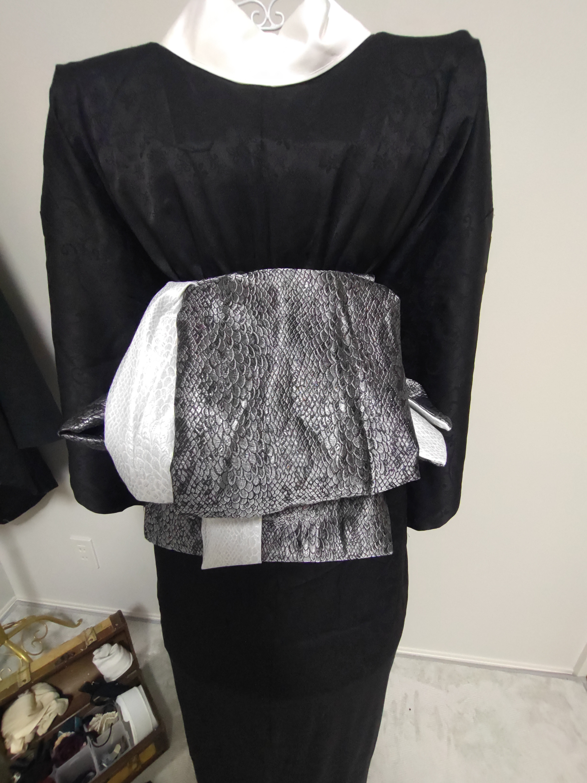 白×黒グレーヘビ柄柄　リバーシブル兵児帯【出品限り】