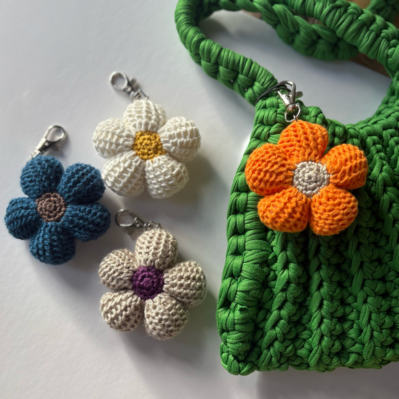 ぷっくり お花キーホルダー 編み物 キーホルダー ソレイユ 通販