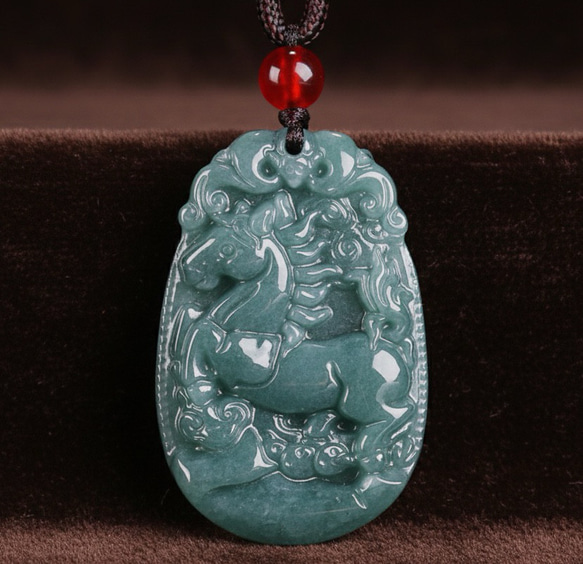 再入荷 天然翡翠 Aランク 馬 午年 ネックレス メンズ 干支 ギフト 2026