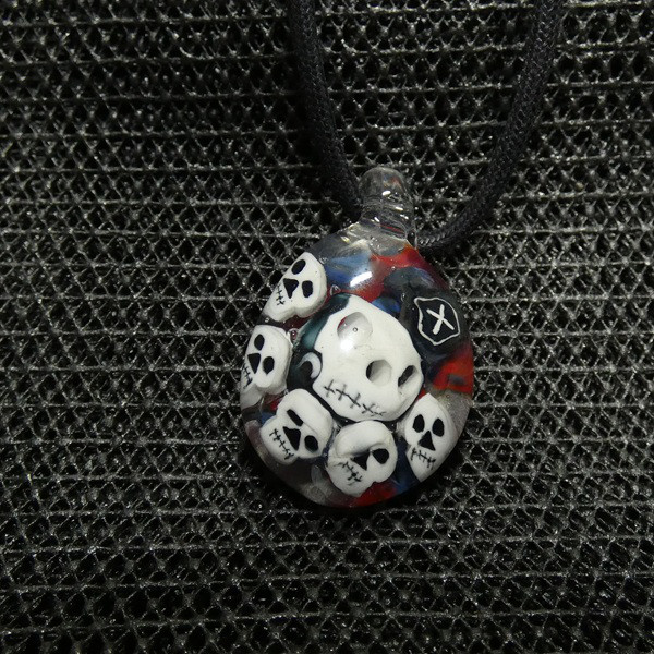 ドクロ　NO.444（ガラス、トンボ玉、一点物、伝統工芸、ガイコツ、ネックレス）