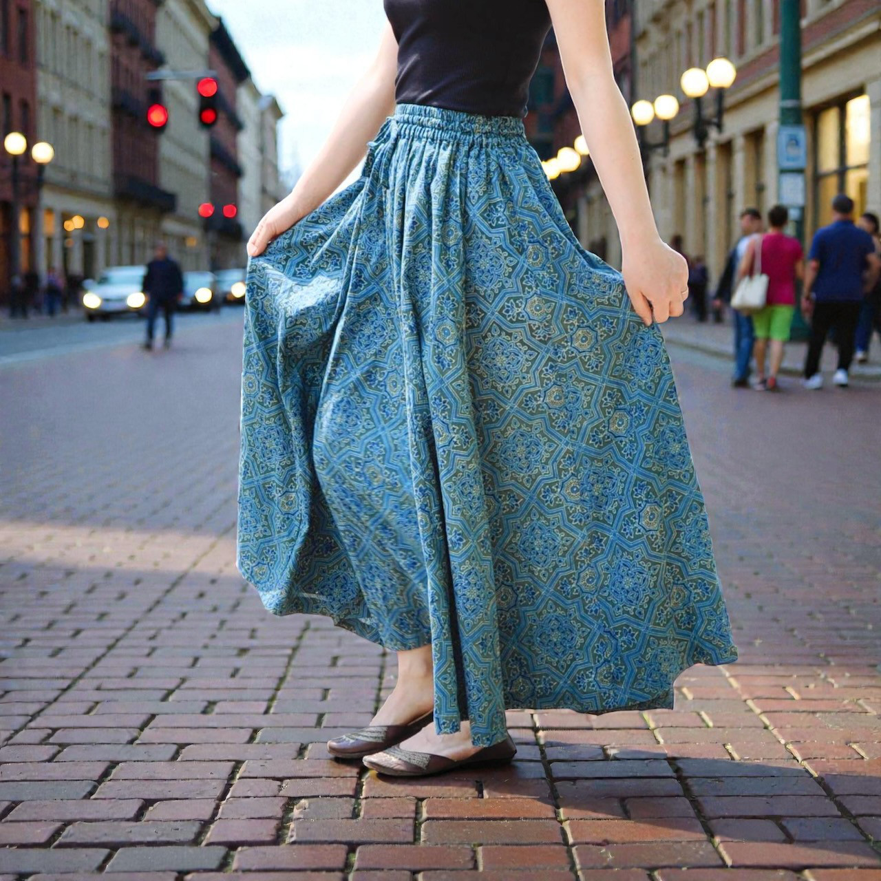 フレアロングスカート M/Lサイズ 　アジュラクプリント