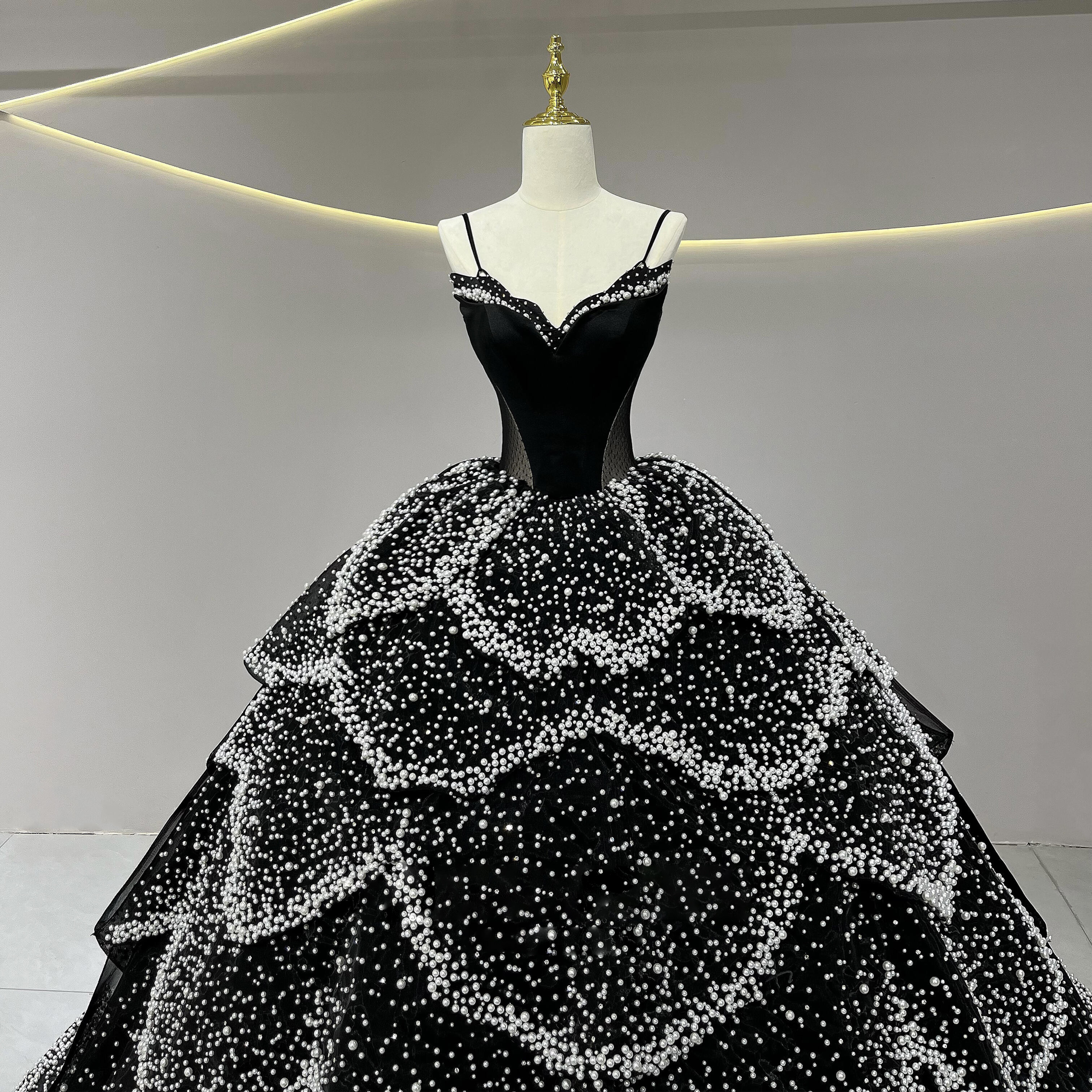 抜群のおしゃれ見え　セクシー　たっぷりなパール付き　セクシー　多層　フレアスカート　パーティーダンス前撮り演奏会音楽会