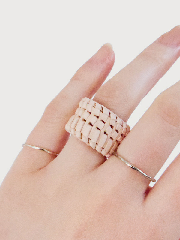 レザーリング ＜太＞ leather ring bold 軽量 金属アレルギー