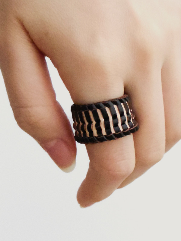 レザーリング ＜太＞ leather ring bold 軽量 金属アレルギー