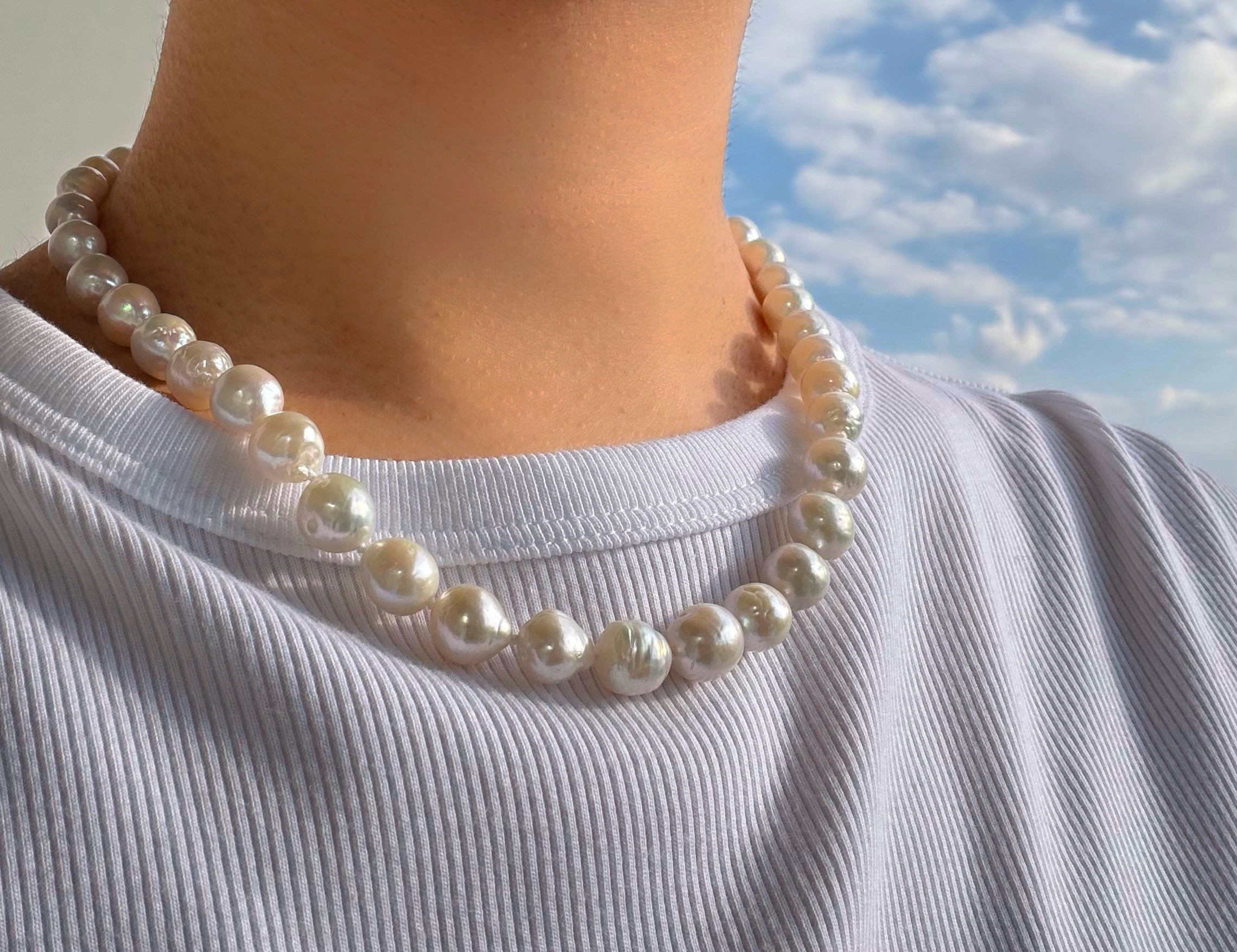 大粒9mm・淡水バロックパールのネックレス（45cm / オールノット仕立て）