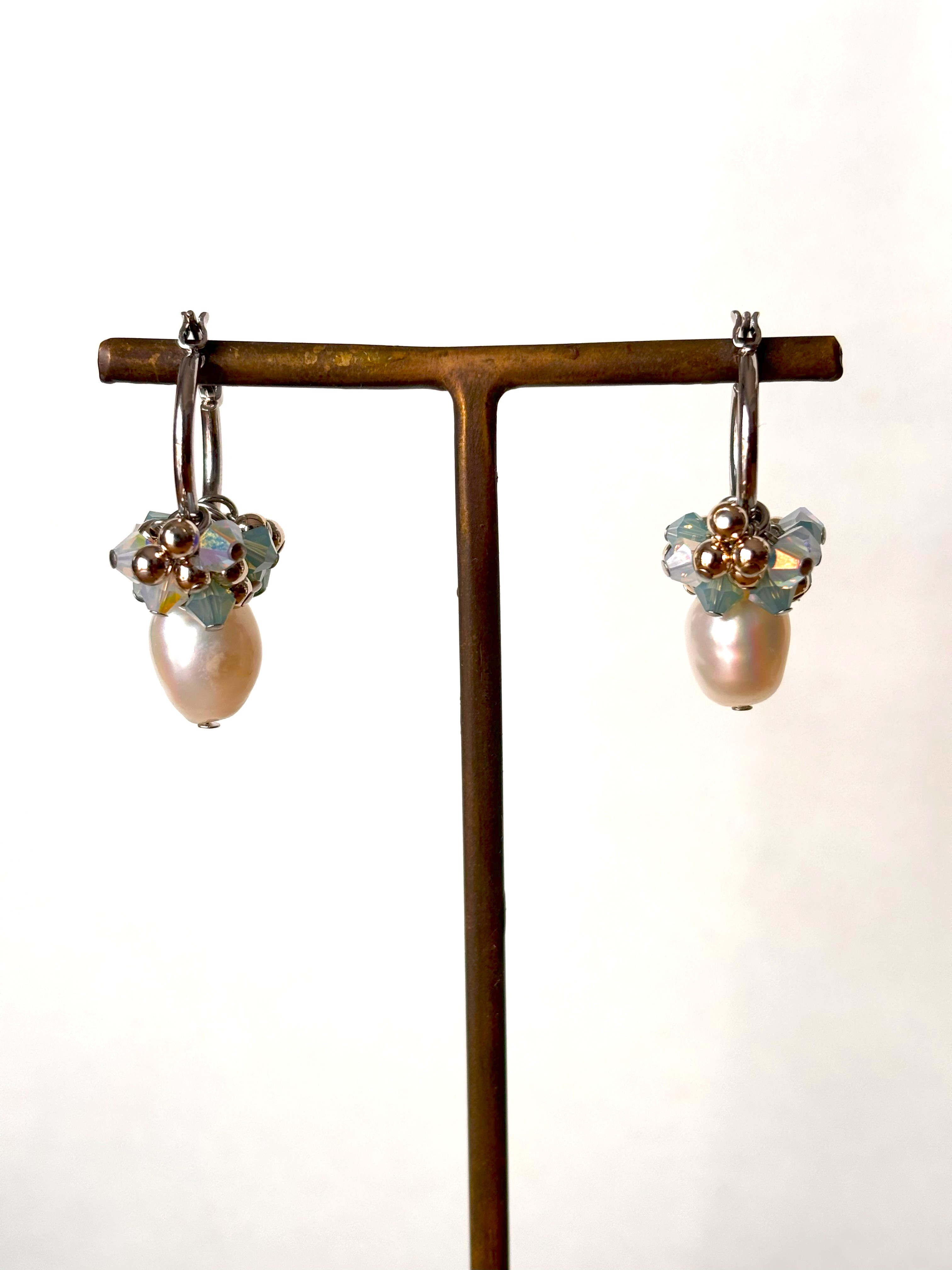 ホワイトパール＆クリスタル ピアス