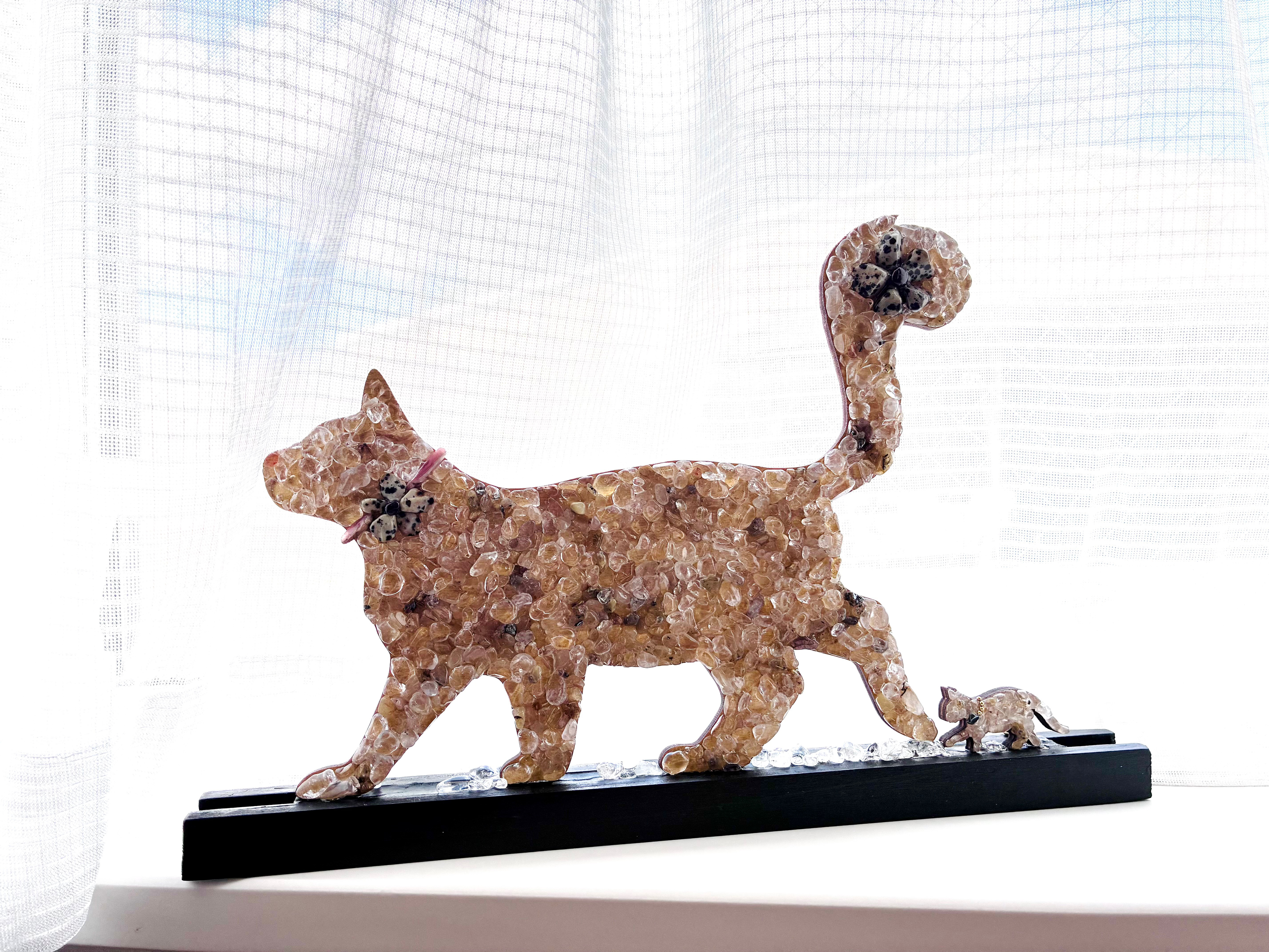 招き猫ネコ　水晶クリスタル　天然石　ウォールシェルフ 壁掛け　置物プレゼントお祝い　インテリア縁起　贈答　猫の日2026