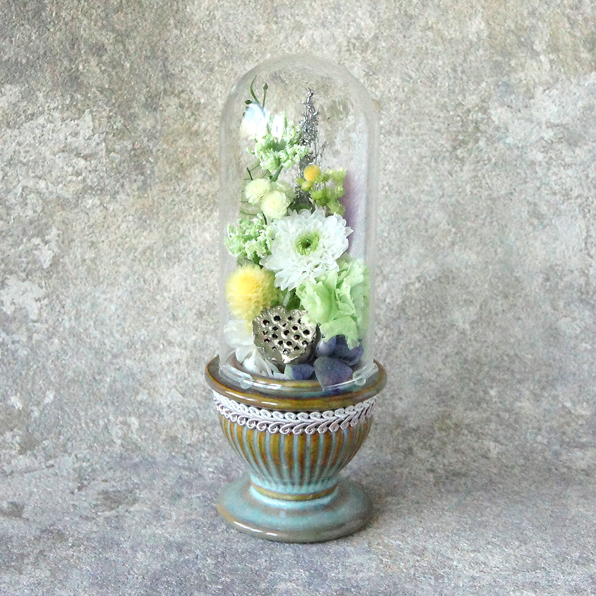 ガラスドーム入りお供えの花「浅黄」　プリザーブドフラワー　ホコリをかぶらない仏花