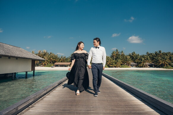 実例写真！パーティードレス オフショルダー ブラック クレープ生地 前撮り 海外挙式ドレス スレンダーライン