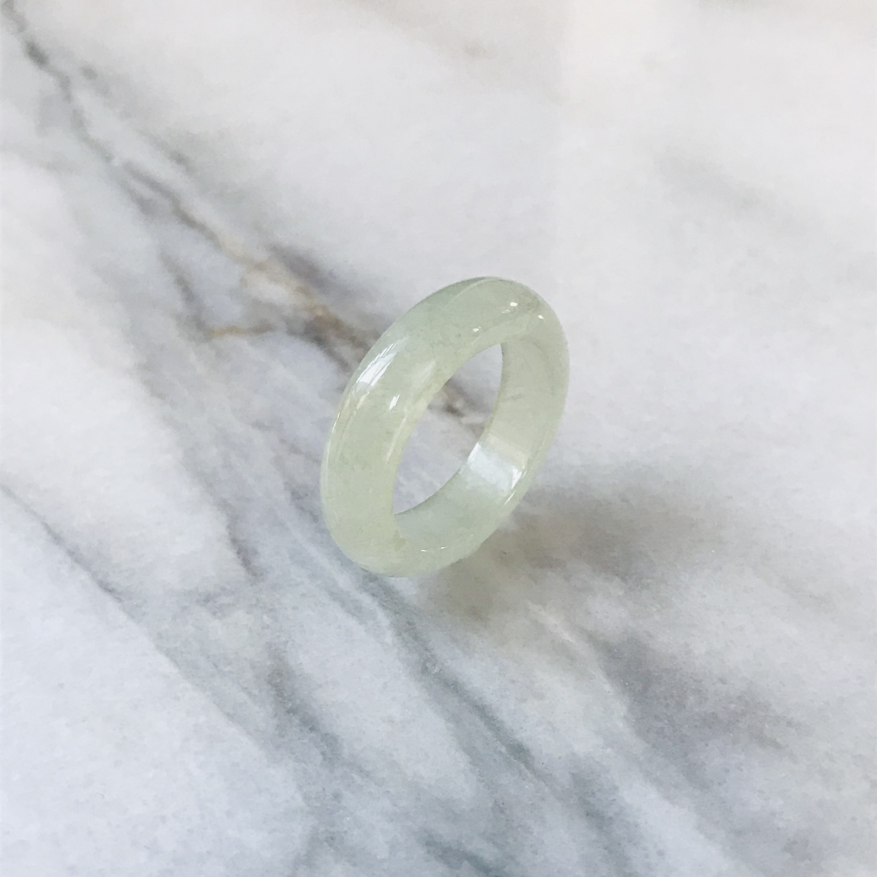 [R159-0032］ ジェイド　JADE ヒスイ　本翡翠　くりぬき　リング　天然石　ミャンマー産　15.5号　指輪