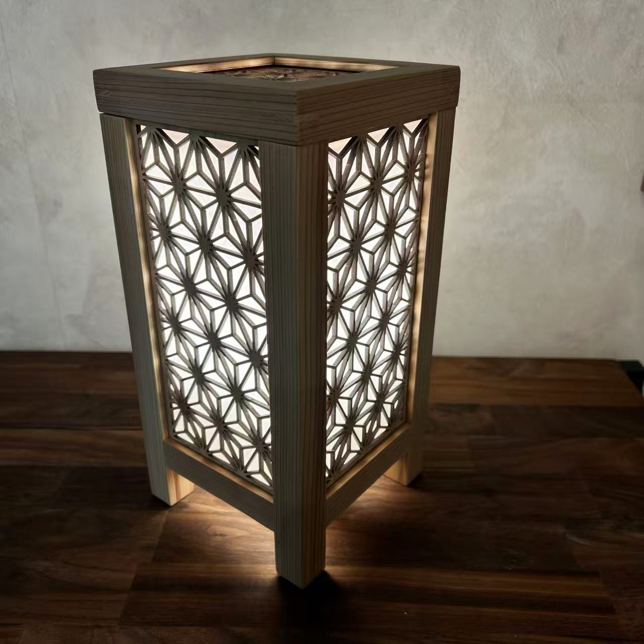 和モダン組子行灯　小　｜麻の葉模様の木製スタンドライト｜優しい灯りの間接照明