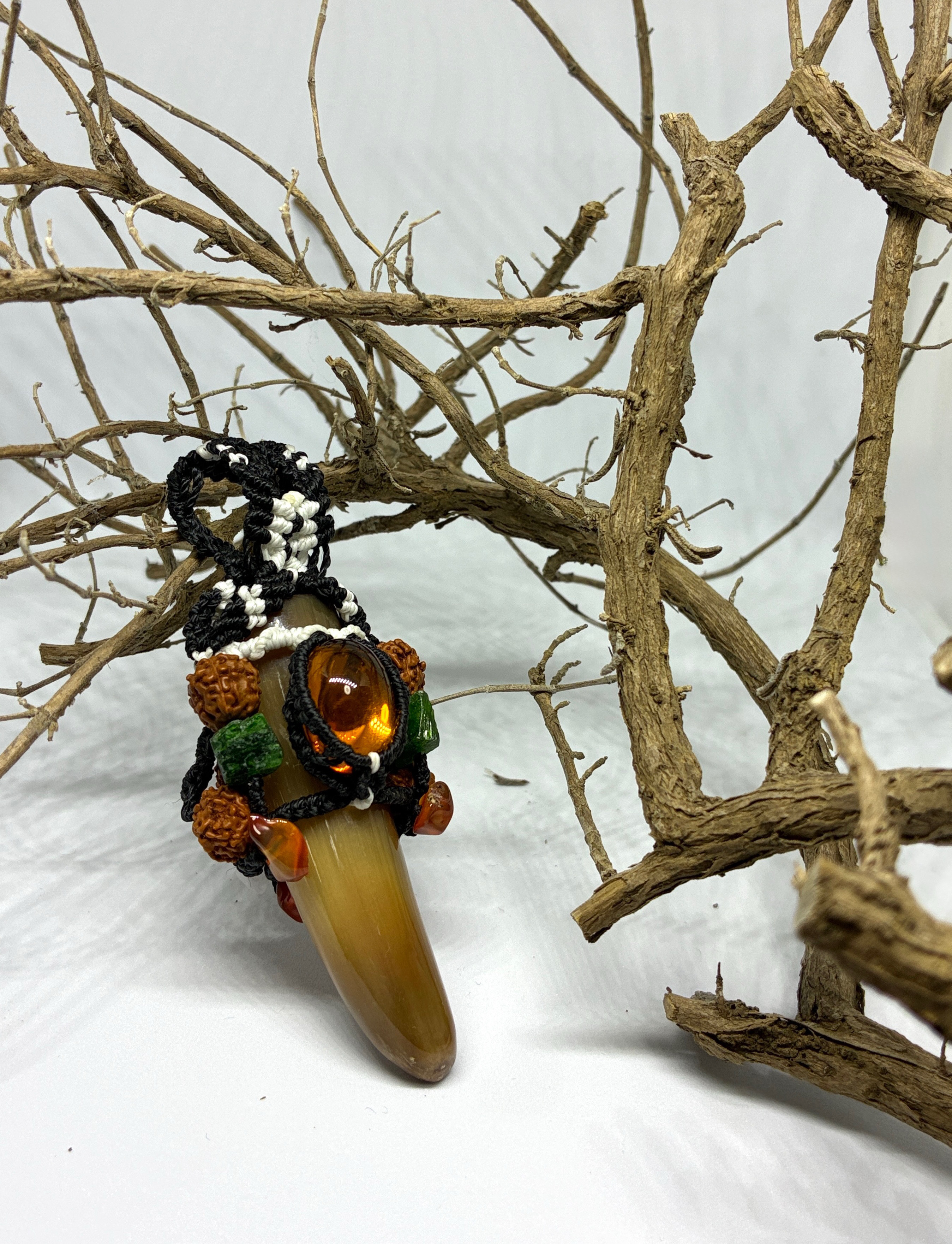 水牛の角✳︎マクラメペンダントトップ(1点もの)