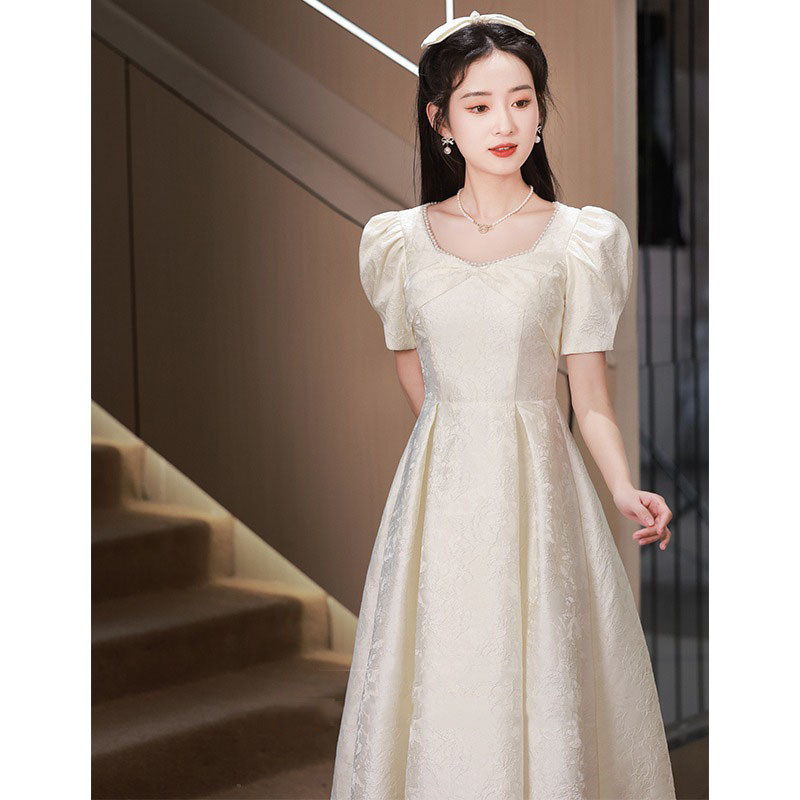 白 半袖 カラードレス シンプル 高級感 韓国風 花嫁 ウェディング パーティー 演奏会 二次会 AK308