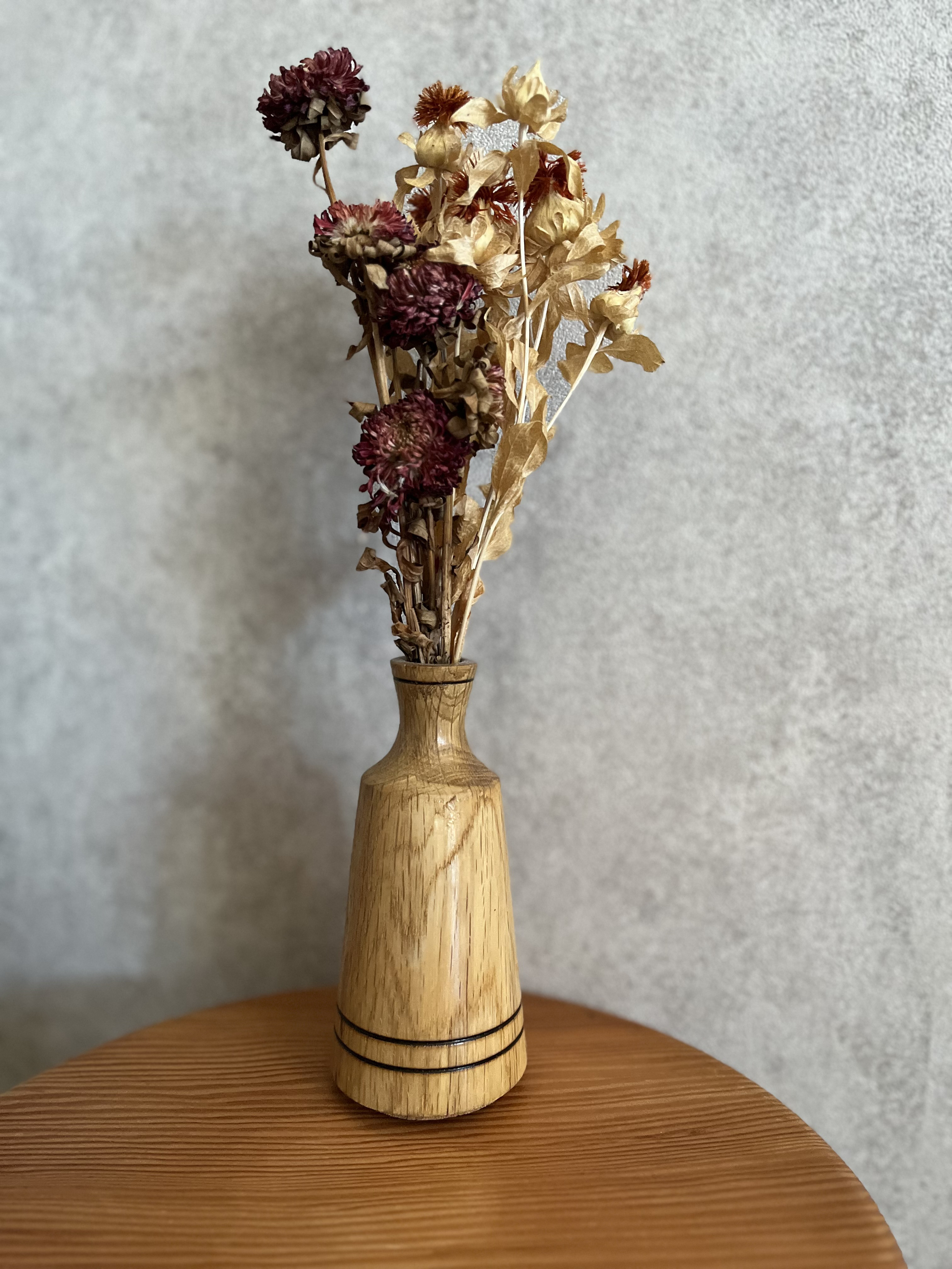 木目とラインの一輪挿し