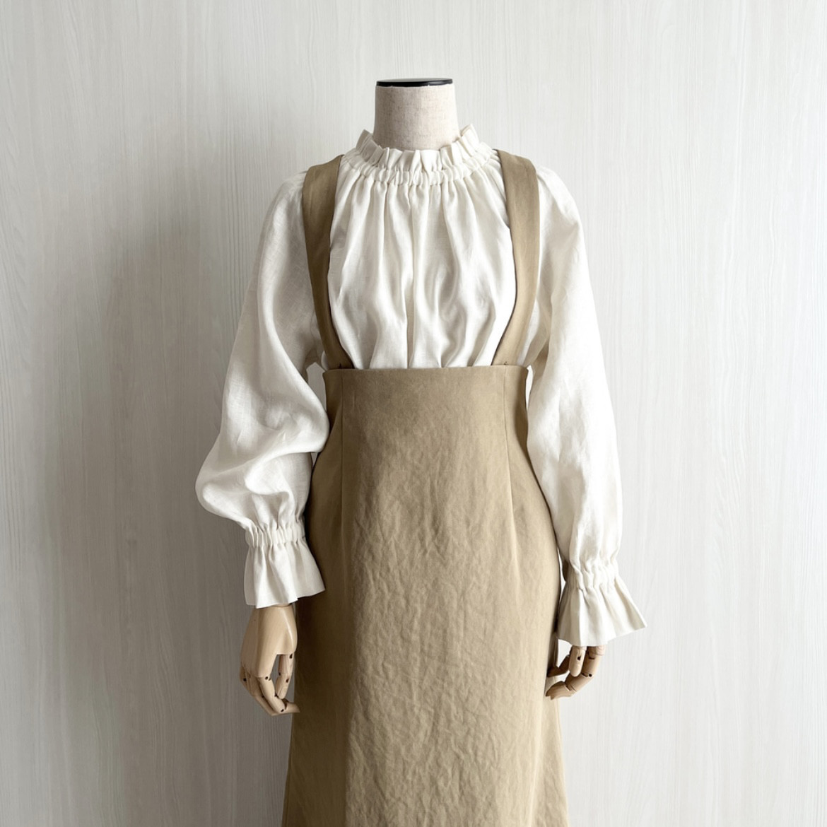 フリルカラーキャンディスリーブ長袖プルオーバー_リネン100%_écru