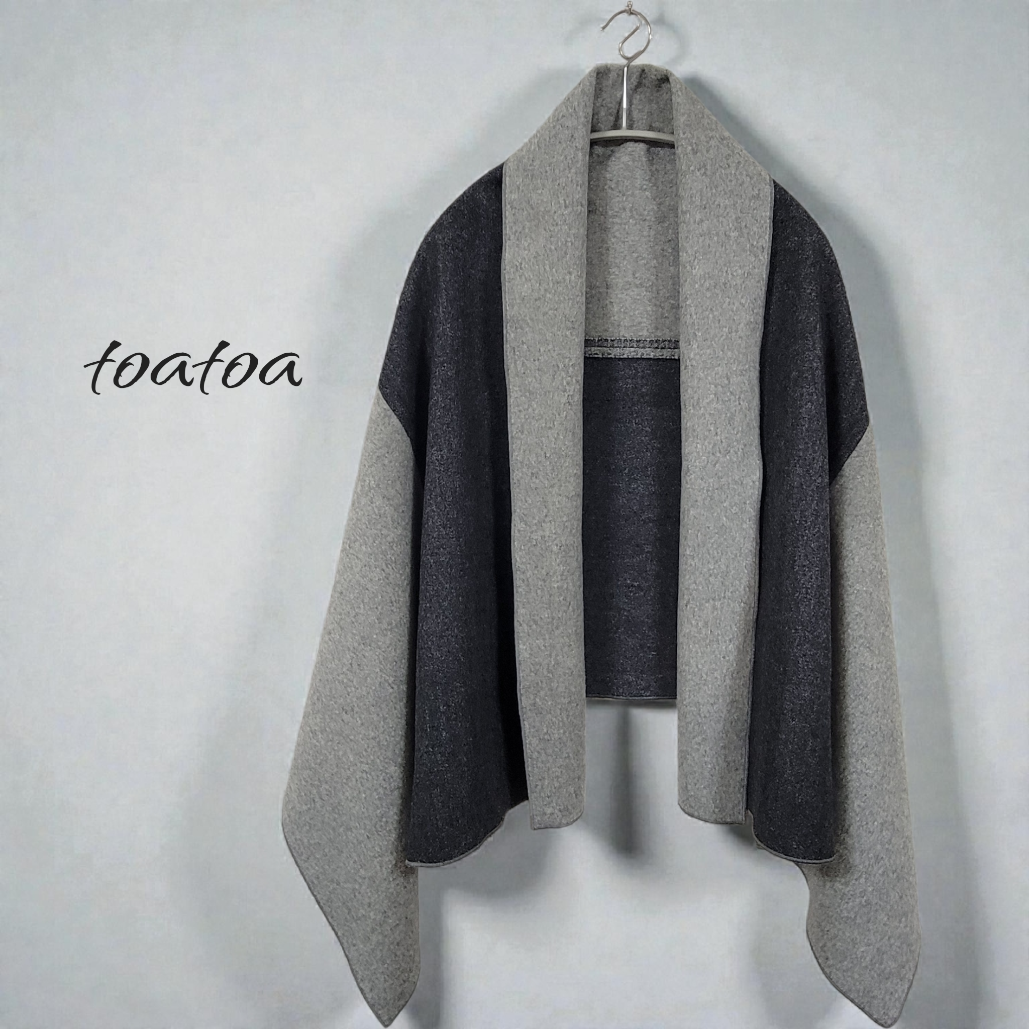 前後2way バイカラー ストールポンチョ  グレー 膝掛け マフラー