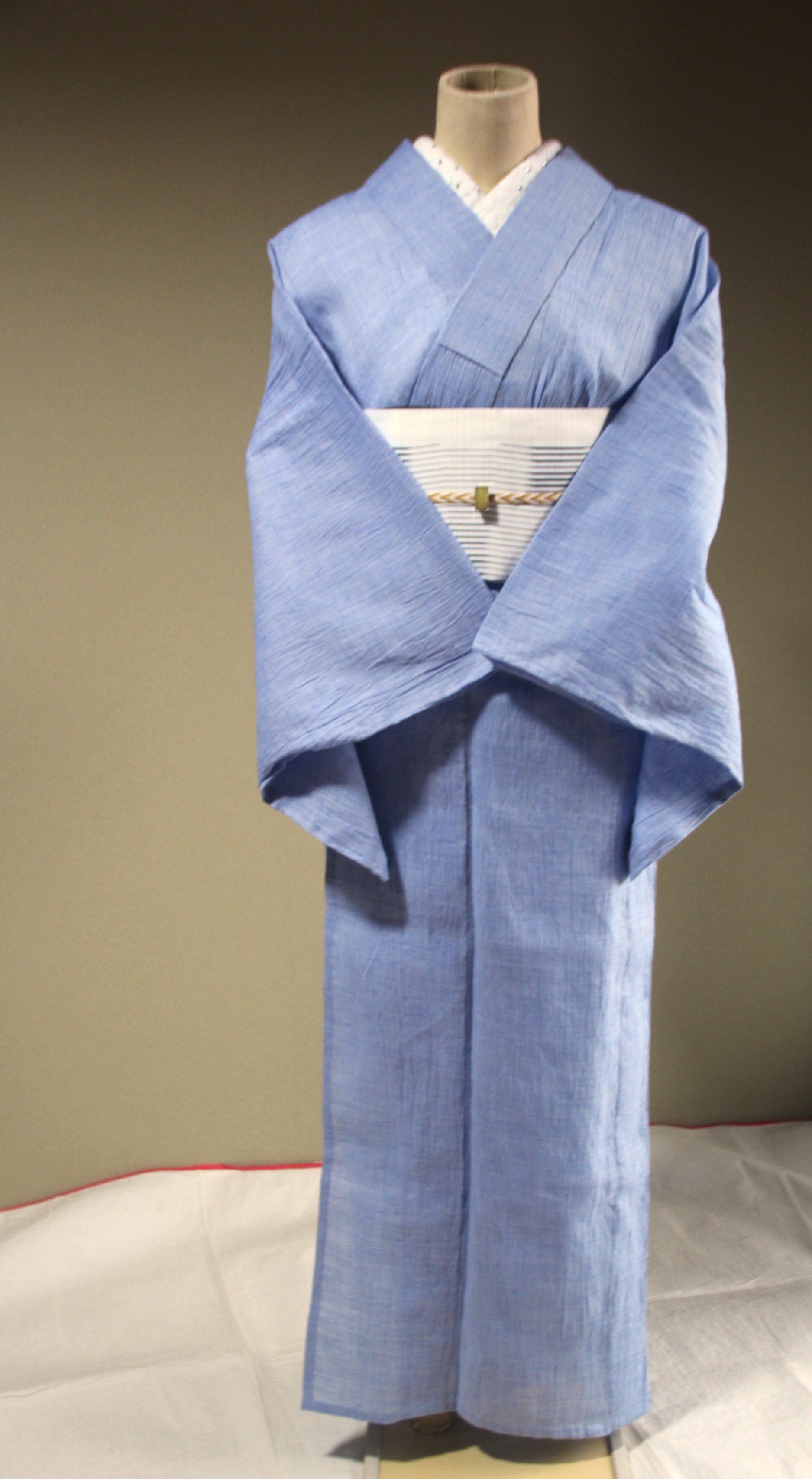 ◇近江ちぢみ 夏の大人の贅沢★涼し気な薄青　ざっくりとした風を通す　トールサイズ裄68ｃｍ本麻　完全手縫い現代着物