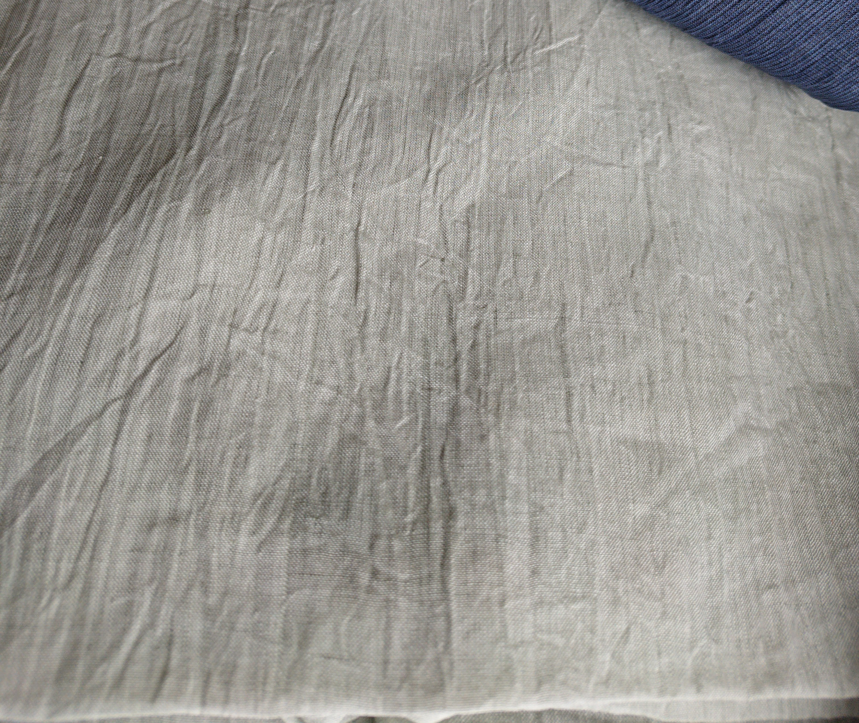 ◇小千谷ちぢみ 薄い青磁鼠色乳白色のグレー（生地接写参照）高級感のあるハリと上品な艶トールサイズ裄70ｃｍ本麻本手縫い