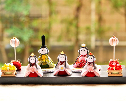 ちりめん細工ひな人形「天然石冠付き桜雛」12点セット お顔の可愛い