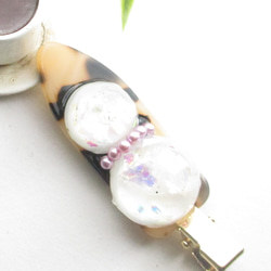 朝露に濡れる雪だるまクォーツもきっと、朝陽を浴びる喜びを感じているのでしょう♪<創作ヘアクリップ>HC128 2枚目の画像