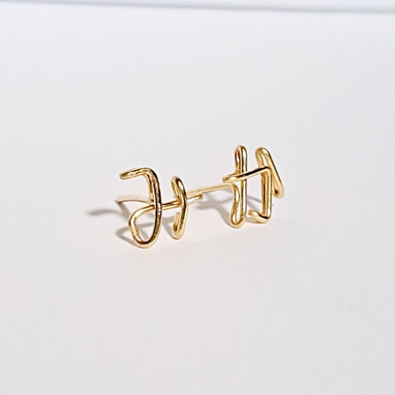 ひらがなスタッドピアス