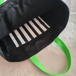 牛仔布和螢光色口袋式課用包（尺寸可調整） 第4張的照片