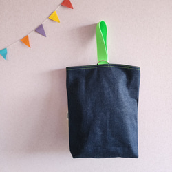 牛仔褲和螢光色口袋鞋盒（尺寸可調節） 第2張的照片