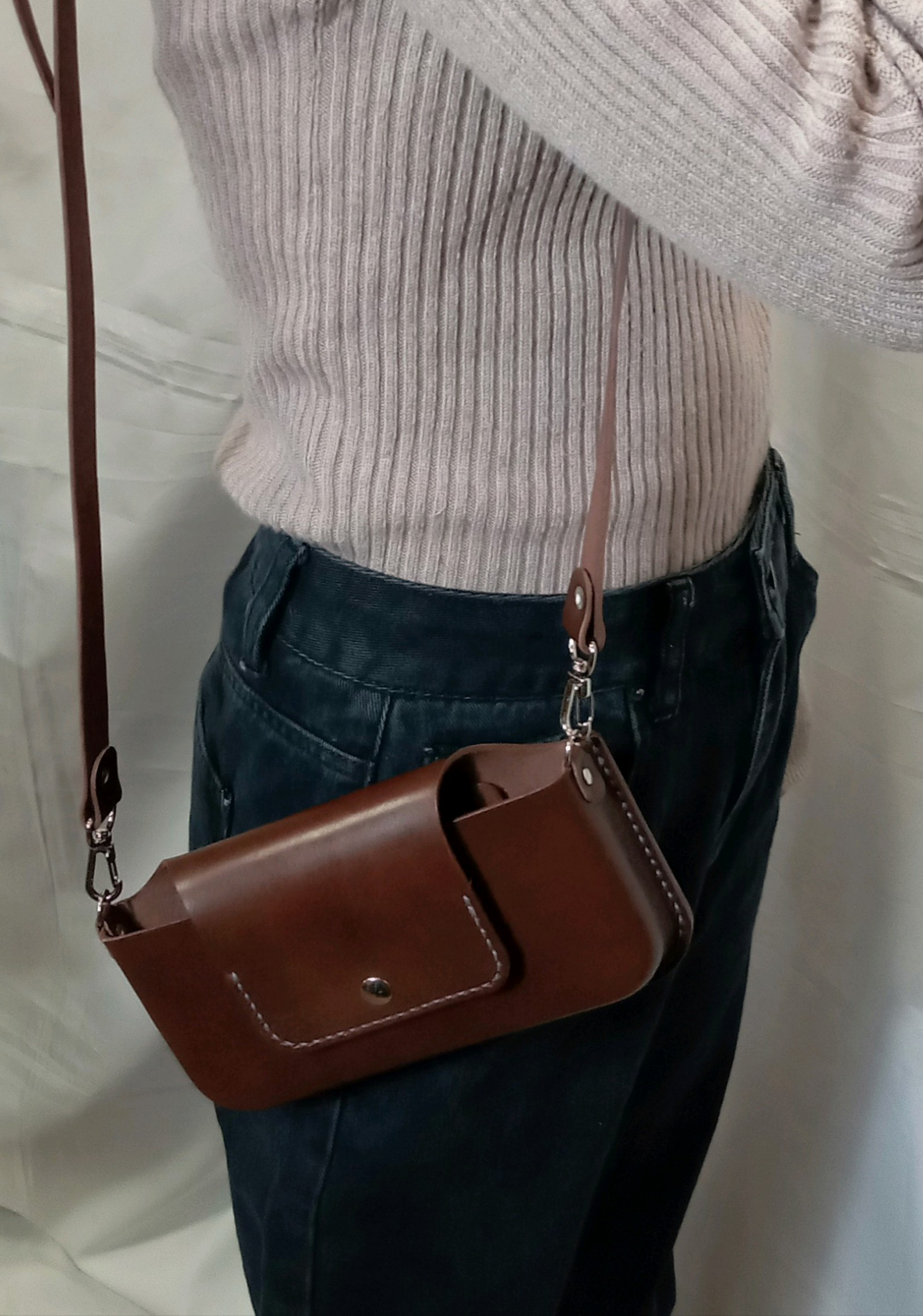 レザースマホポシェット　茶　プレゼント　進学祝い　就職祝い　ホワイトデー