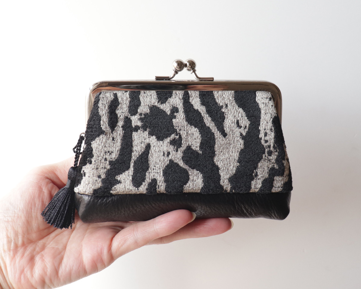 親子がま口財布・小物入れ 　イギリス生地と牛革レザー　ゼブラ柄