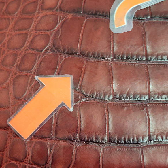 ワニ革　クレイフィニッシュ　レッドブラウン　No.C009302 13枚目の画像