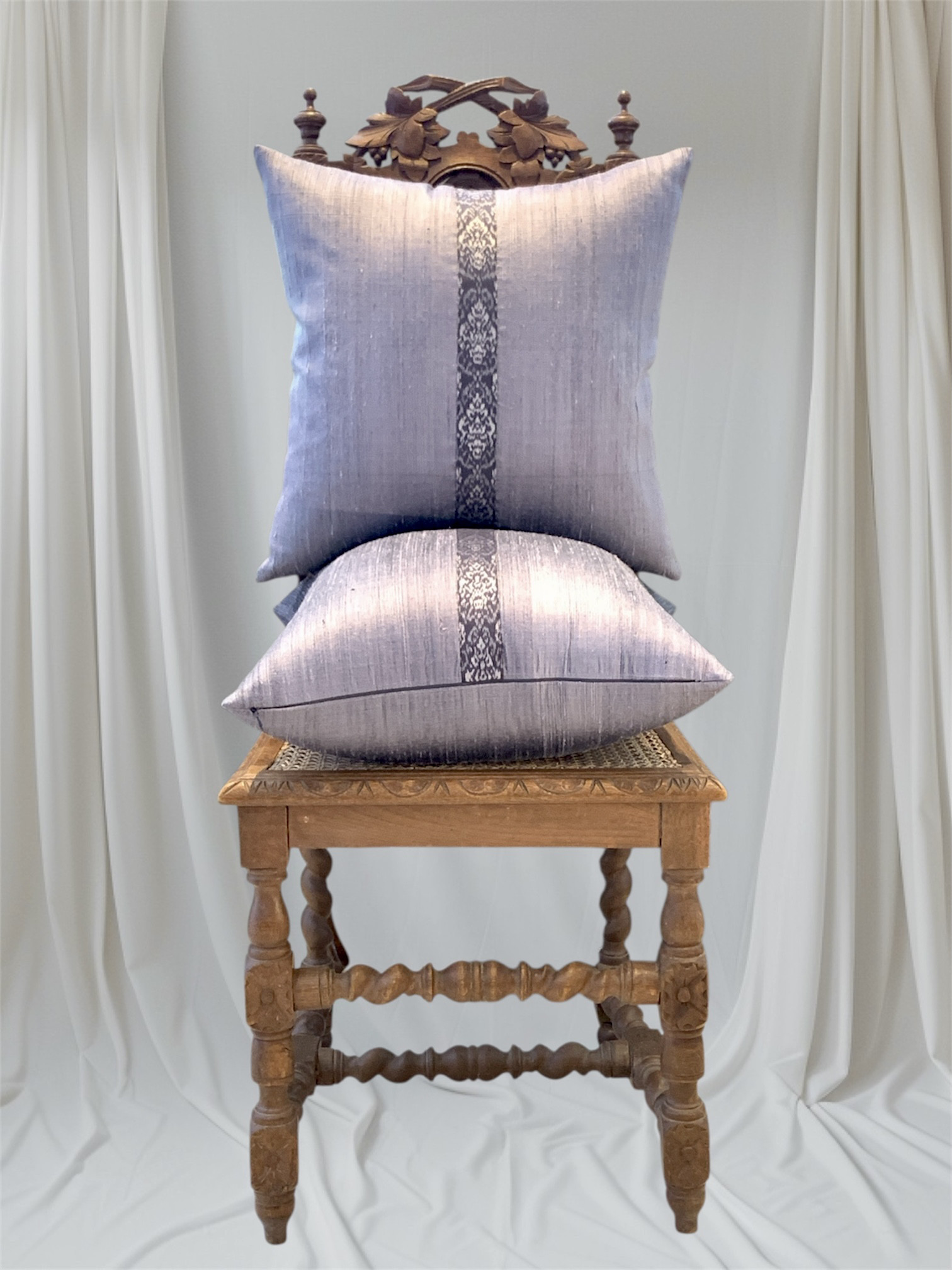 シルククッションカバー　シルク　インテリア　部屋　カンボジアシルク