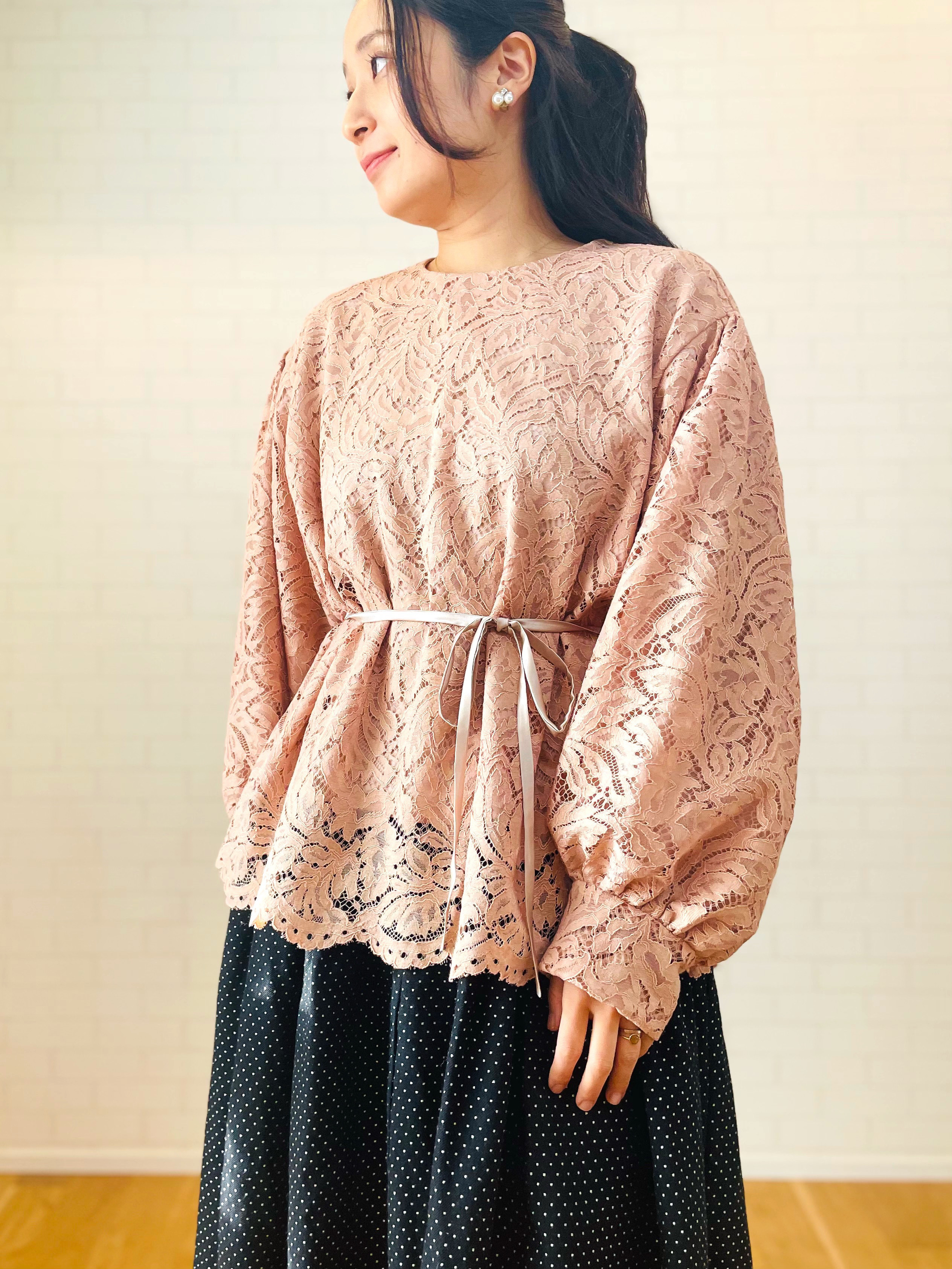 コードレースのブラウス✨ピンクベージュ✨裏地付き✨