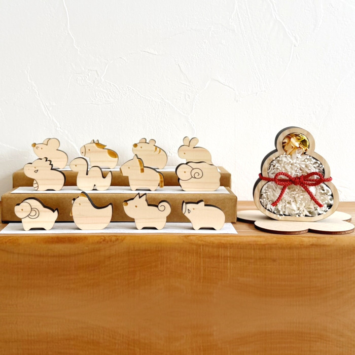 Creema限定新春福袋〈竹〉ちょこっと十二支＋ひのき鏡餅*花*　　お正月 飾り 置物 インテリア 省スペース 木製