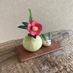 9965.bud 小さなお正月飾りと雪うさぎ 椿 4枚目の画像