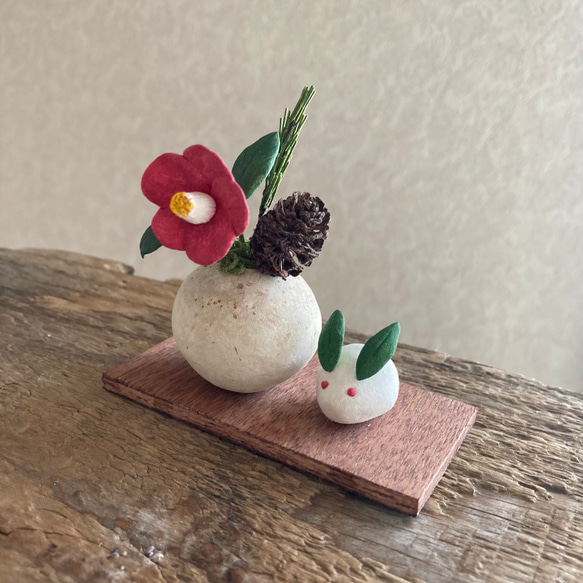 ＼年内は12月26日が最終発送／ 9966.bud 小さなお正月飾りと雪うさぎ 椿 2枚目の画像