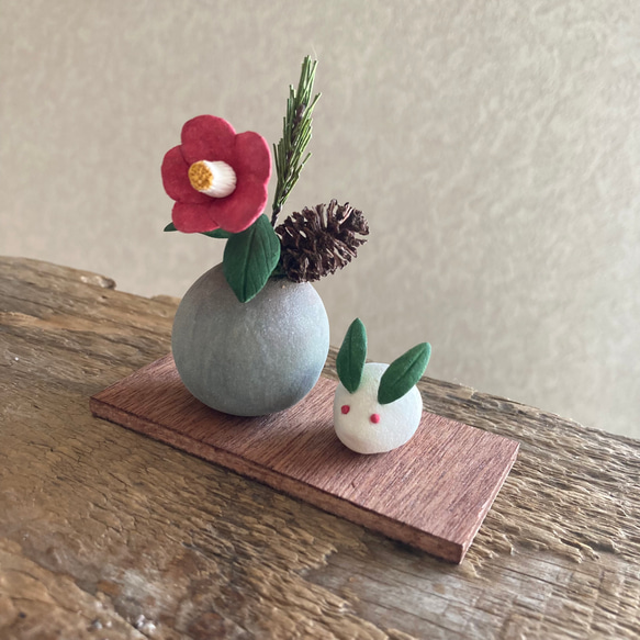 ＼年内は12月26日が最終発送／ 9967.bud 小さなお正月飾りと雪うさぎ 椿 2枚目の画像