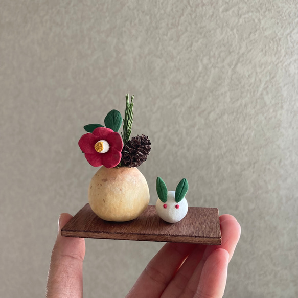 ＼年内は12月26日が最終発送／ 9968.bud 小さなお正月飾りと雪うさぎ 椿 5枚目の画像